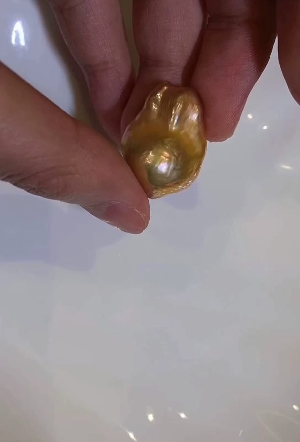 Golden Baroque Pearl