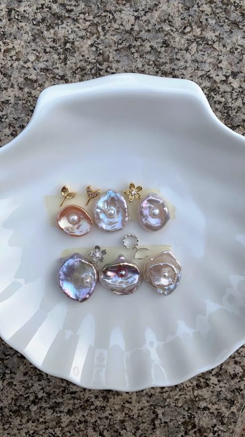 Petal Egg-Pearl Pendant, Silver Setting